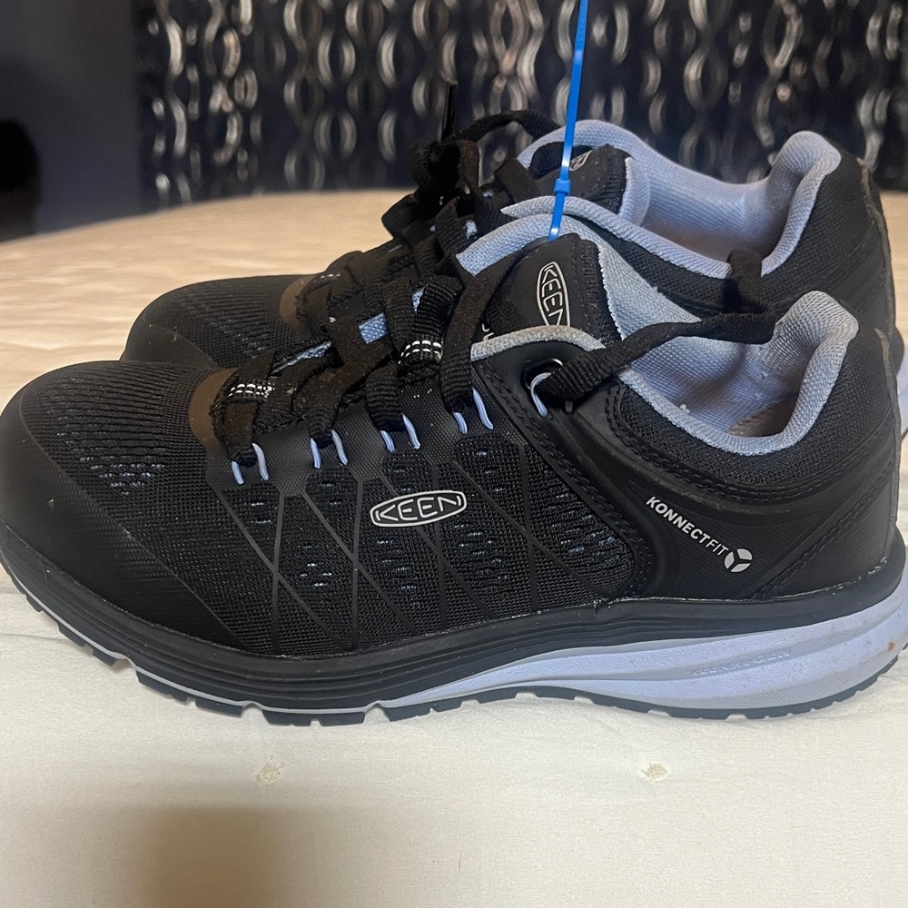 KEEN Men's Black and Gray Athletic Shoes